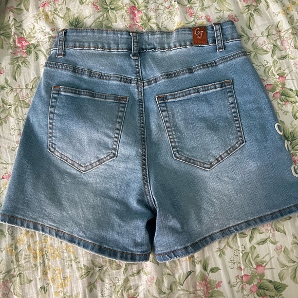 GOGO Bow Denim Shorts - Picture 2 of 3